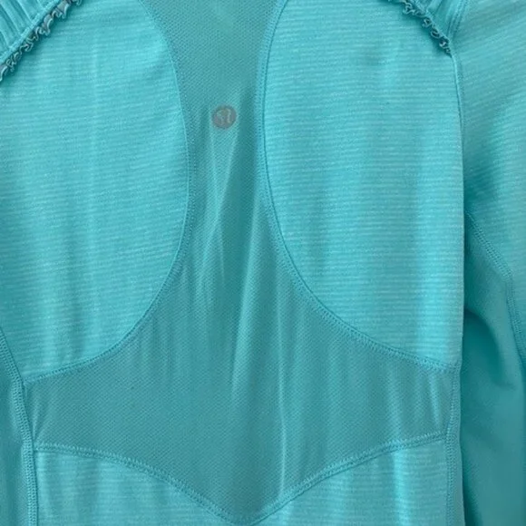 Lululemon Quarterzip Top - Sz 4 - Picture 7 of 10